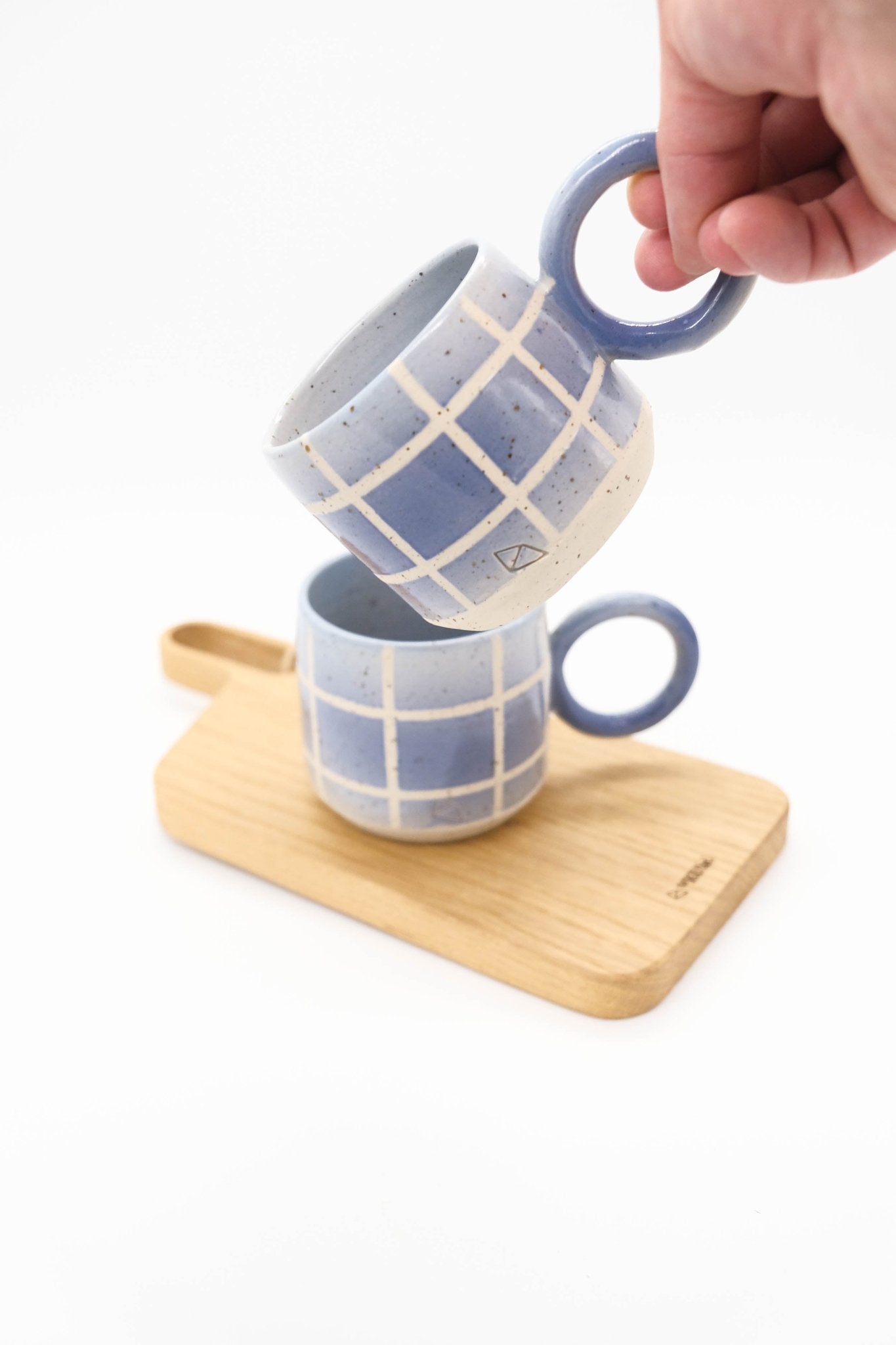 Hrnek - M - Kostka | ručně vyráběná designová keramika | VKUSE