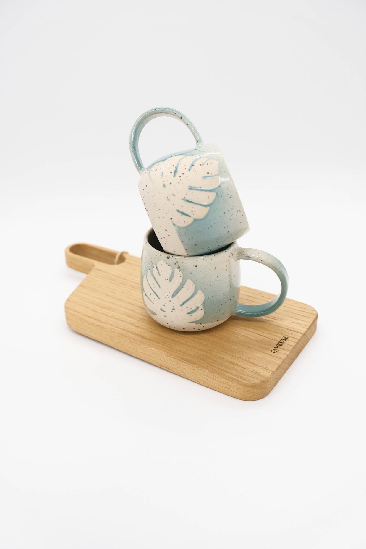 Hrnek - M - Monstera | ručně vyráběná designová keramika | VKUSE