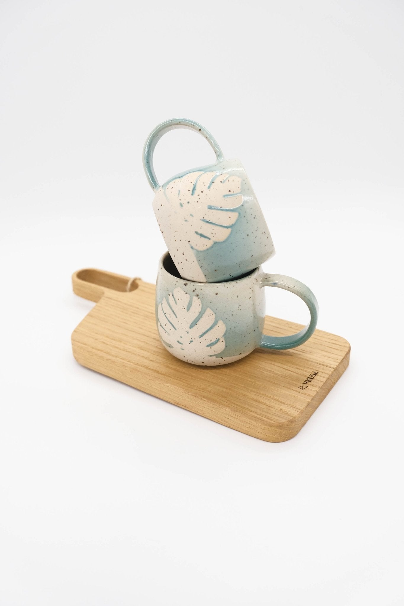 Hrnek - M - Monstera | ručně vyráběná designová keramika | VKUSE