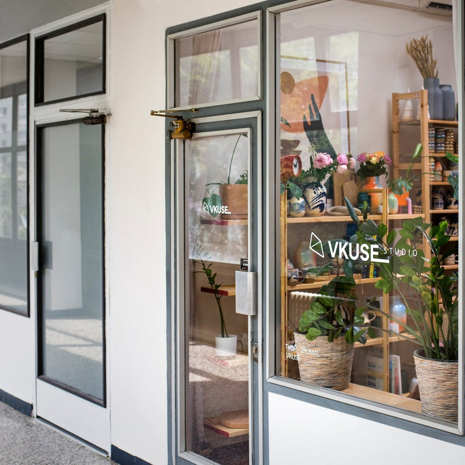 Kurz - Točení na hrnčířském kruhu - 2 hod | ručně vyráběná designová keramika | VKUSE