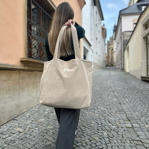 Manšestrová taška – Soft Cream | ručně vyráběná designová keramika | VKUSE
