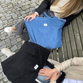 Manšestrová taška – Urban Black | ručně vyráběná designová keramika | VKUSE