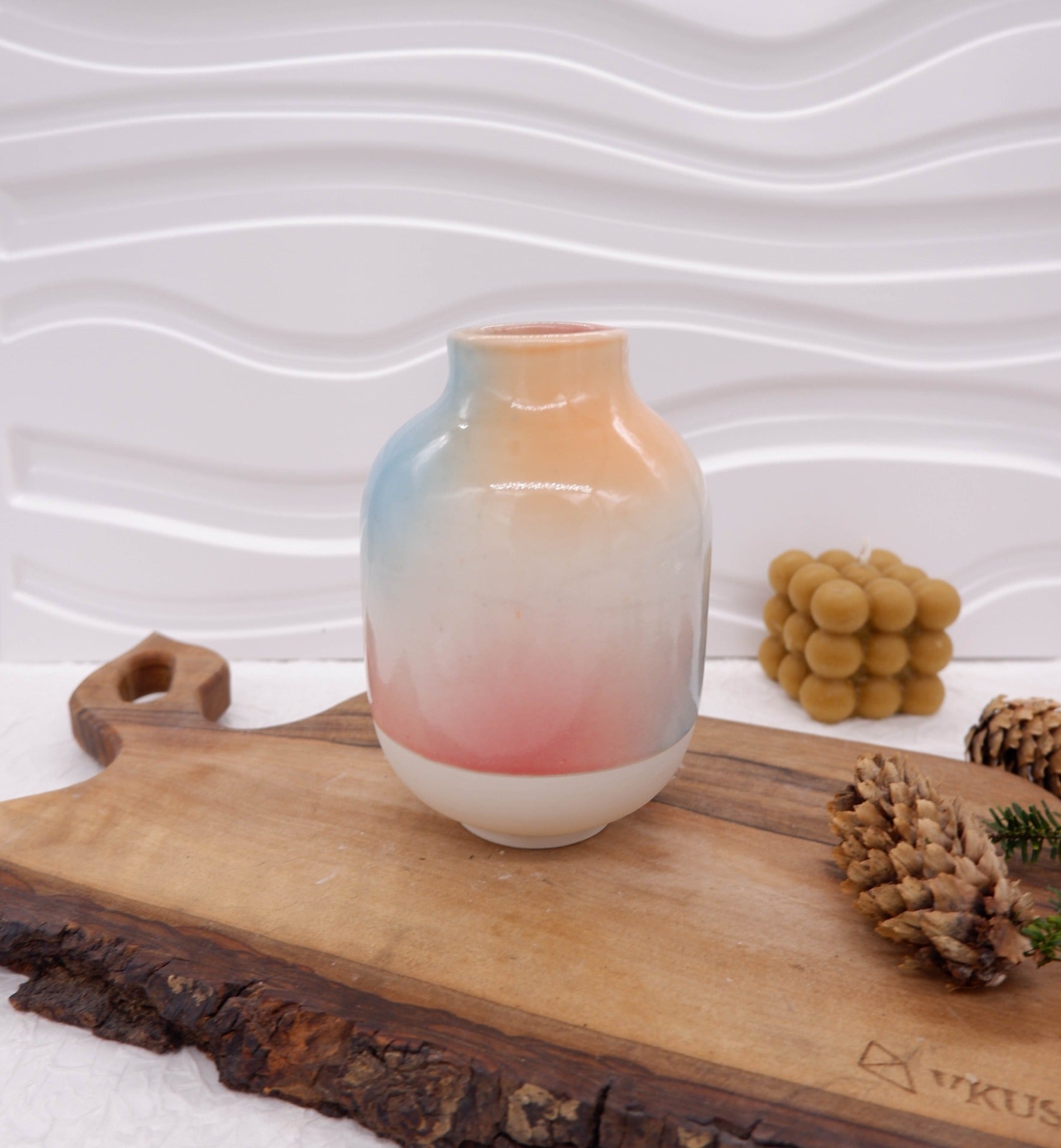 Váza Calla - Duha II | ručně vyráběná designová keramika | VKUSE