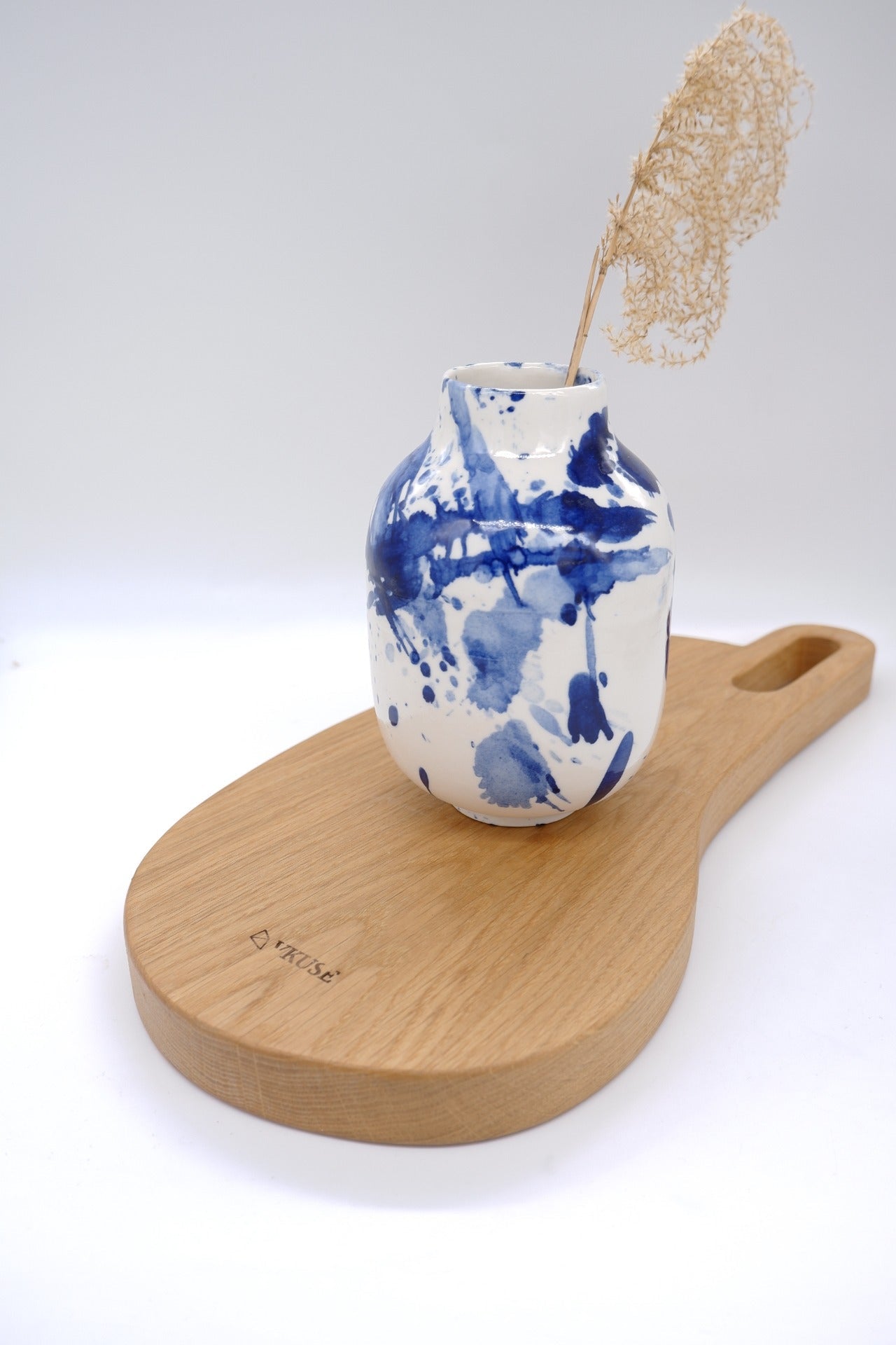 Váza Calla - Kobaltová - 17 cm | ručně vyráběná designová keramika | VKUSE