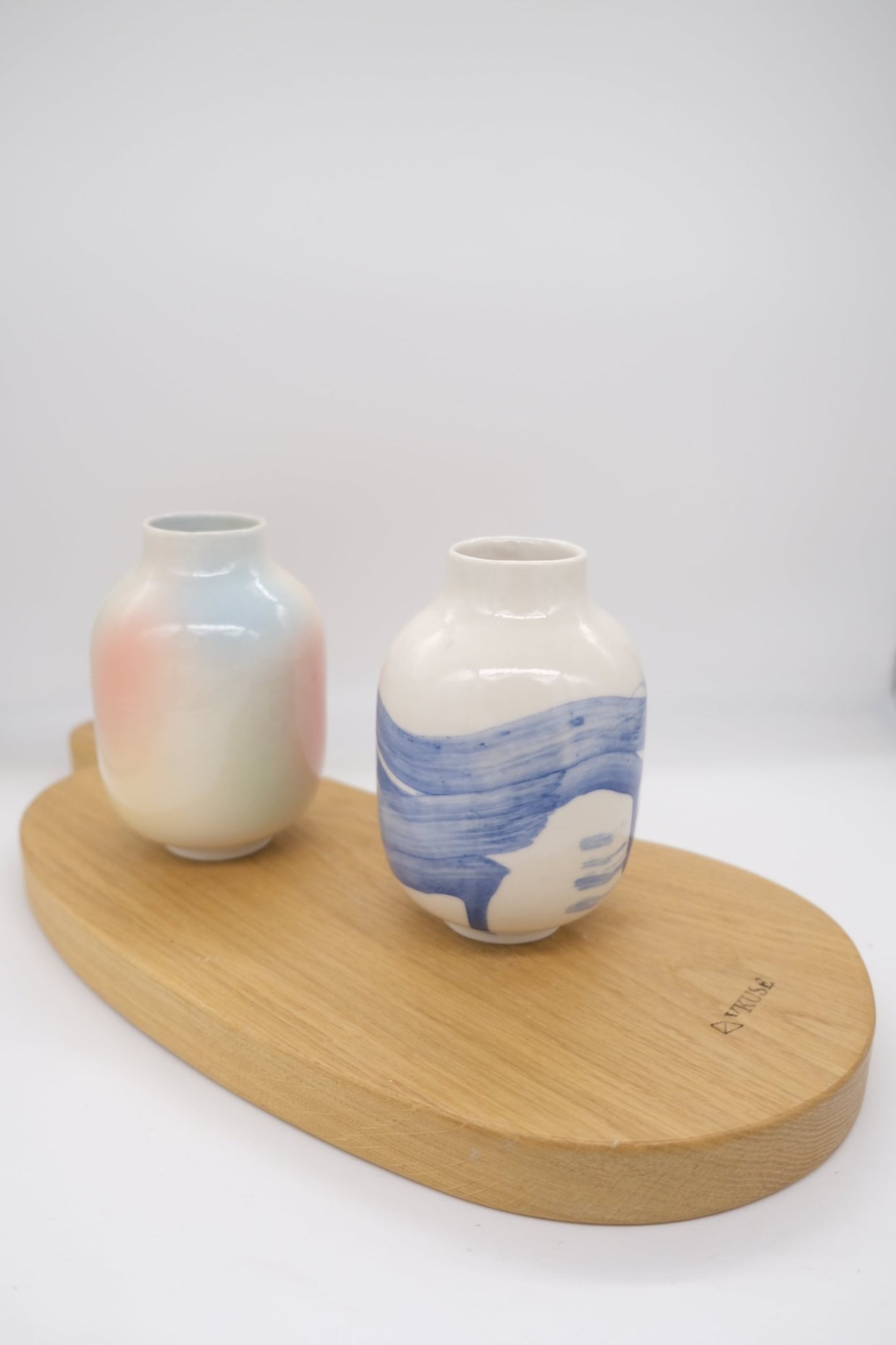Váza Calla - Kobaltový tah M | ručně vyráběná designová keramika | VKUSE