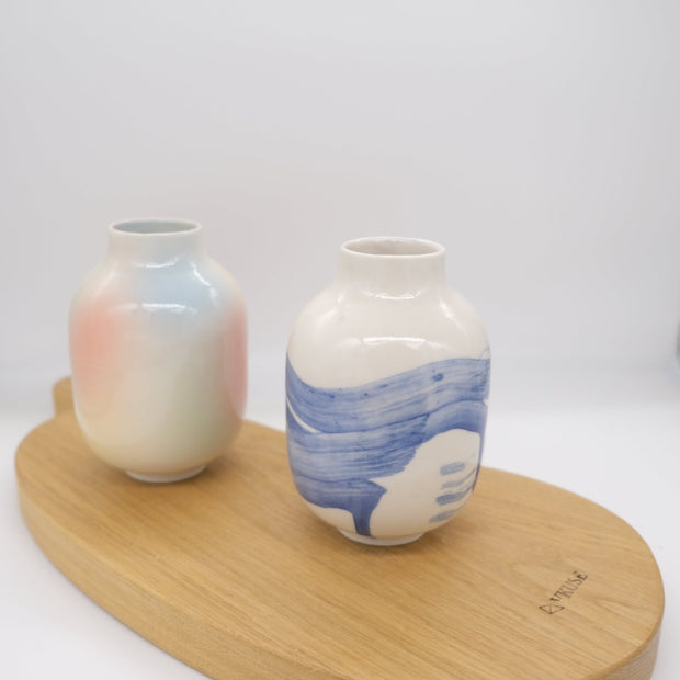 Váza Calla - Kobaltový tah M | ručně vyráběná designová keramika | VKUSE